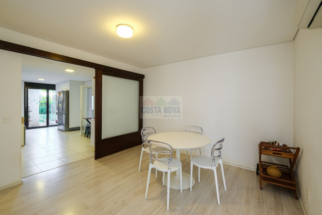 Imagem Casa com 4 Quartos à Venda, 315 m²