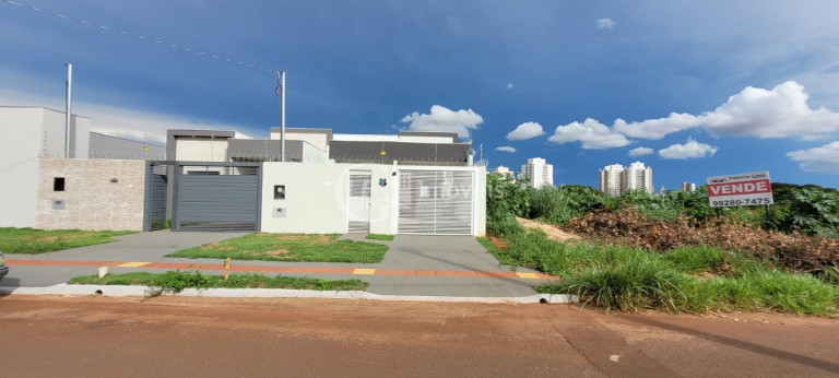 Imagem Casa com 3 Quartos à Venda,  em São Francisco - Campo Grande