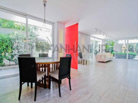 Imagem Casa com 3 Quartos à Venda, 334 m² em Jardim Europa - São Paulo
