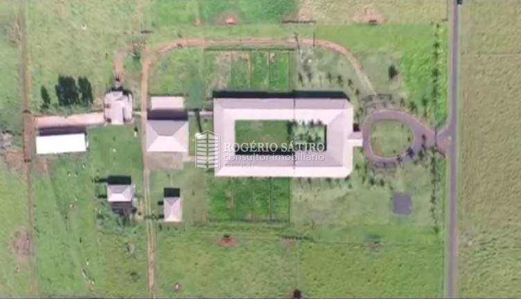 Imagem Imóvel com 3 Quartos à Venda, 195.500.000 m² em Centro - Uberaba