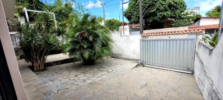 Imagem Casa com 3 Quartos à Venda, 423 m² em Expedicionários - João Pessoa