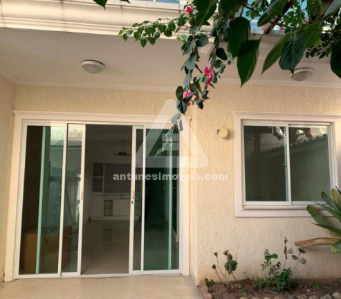 Foto do imóvel Casa de Condomínio com 4 Quartos à Venda,  em Portinho - Cabo Frio
