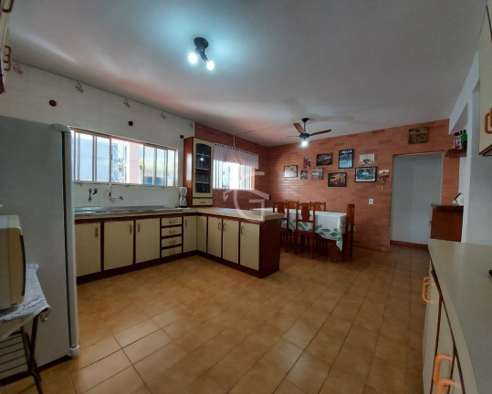 Imagem Casa com 3 Quartos à Venda, 412 m² em Bucarein - Joinville