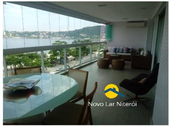 Foto do imóvel Apartamento com 4 Quartos à Venda, 220 m² em Charitas - Niterói