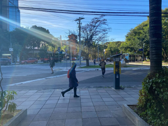 Foto do imóvel Sala Comercial à Venda,  em Moinhos De Vento - Porto Alegre