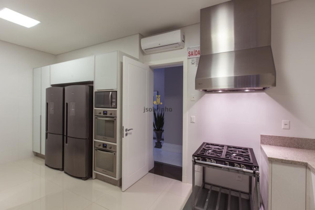 Imagem Apartamento com 3 Quartos à Venda, 160 m² em Centro - Balneário Camboriú
