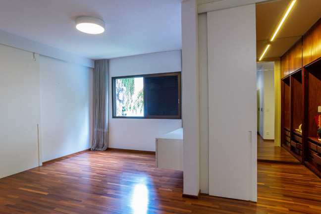 Foto do imóvel Apartamento com 3 Quartos à Venda, 287 m² em Aclimação - São Paulo