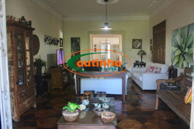 Imagem Casa com 3 Quartos à Venda, 856 m² em Grajaú - Rio De Janeiro