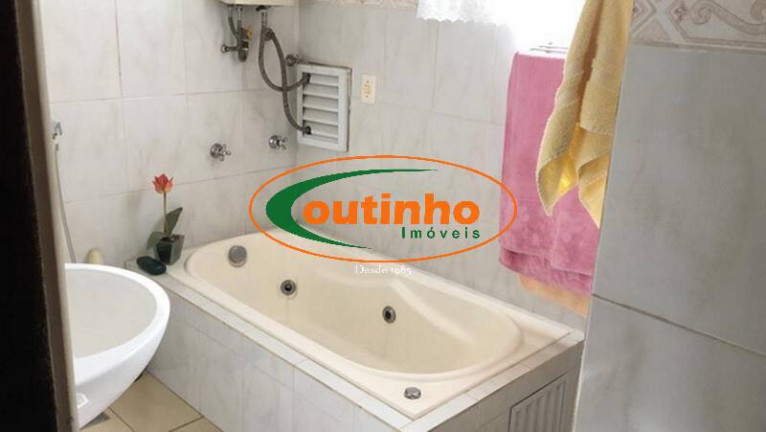 Imagem Casa com 4 Quartos à Venda, 575 m² em Grajaú - Rio De Janeiro