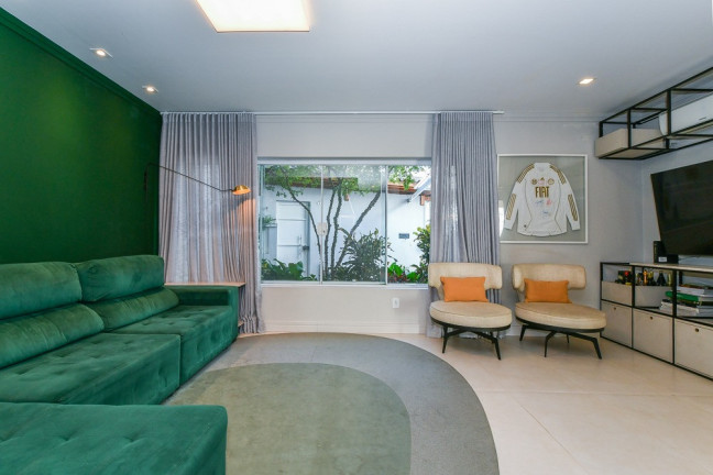 Foto do imóvel Casa com 4 Quartos à Venda, 240 m² em Jardim Caravelas - São Paulo