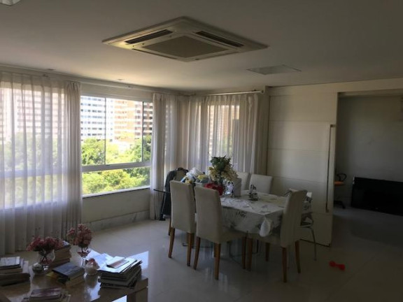 Imagem Apartamento com 3 Quartos à Venda, 125 m² em Candeal - Salvador