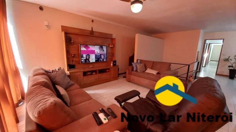 Foto do imóvel Casa com 4 Quartos à Venda, 240 m² em Centro - Niterói