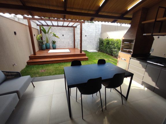 Imagem Imóvel com 
            	3             Quartos à Venda, 116 m² em 
            	Sitios Santa Luzia             - 
            	Aparecida De Goiania            