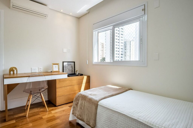 Imagem Apartamento com 4 Quartos à Venda,  em Moema - São Paulo