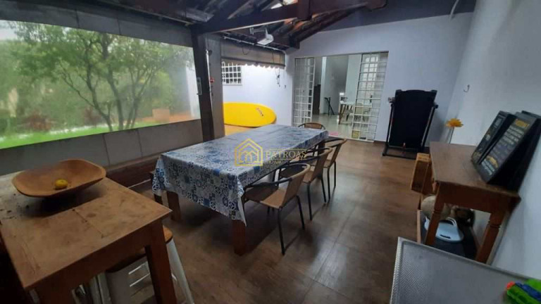 Foto do imóvel Casa com 3 Quartos à Venda, 300 m² em Vila Pires - Santo André