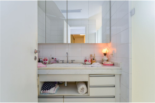 Imagem Apartamento com 3 Quartos à Venda, 154 m² em Campo Belo - São Paulo