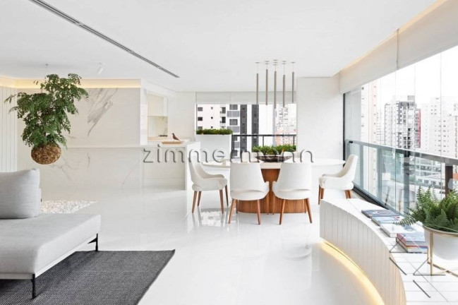 Foto do imóvel Apartamento com 3 Quartos à Venda, 238 m² em Moema - São Paulo