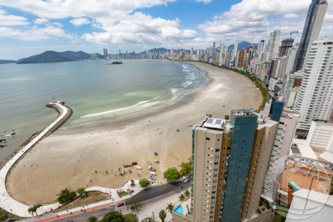 Foto do imóvel Apartamento com 3 Quartos à Venda, 165 m² em Pioneiros - Balneário Camboriú
