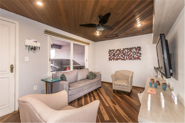 Foto do imóvel Casa com 3 Quartos à Venda,  em Medianeira - Porto Alegre