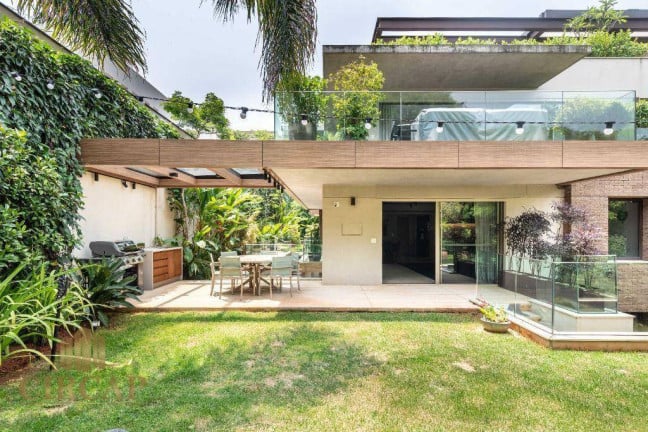 Foto do imóvel Casa com 3 Quartos à Venda, 628 m² em Alto De Pinheiros - São Paulo