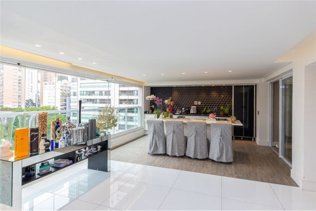 Foto do imóvel Apartamento com 4 Quartos à Venda, 335 m² em Moema - São Paulo