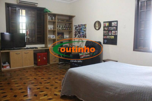 Imagem Casa com 3 Quartos à Venda, 856 m² em Grajaú - Rio De Janeiro