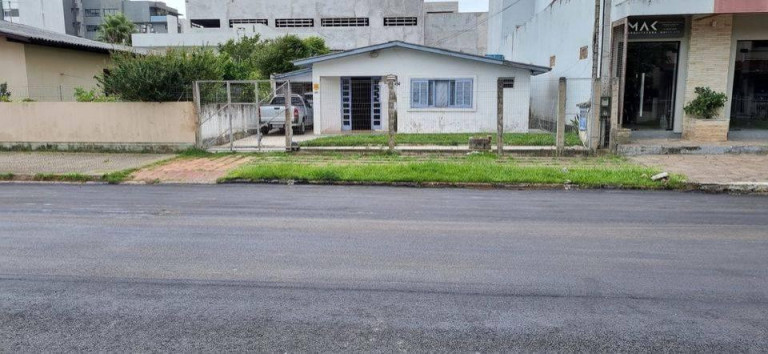 Foto do imóvel Casa com 3 Quartos à Venda, 384 m² em Centro - Torres