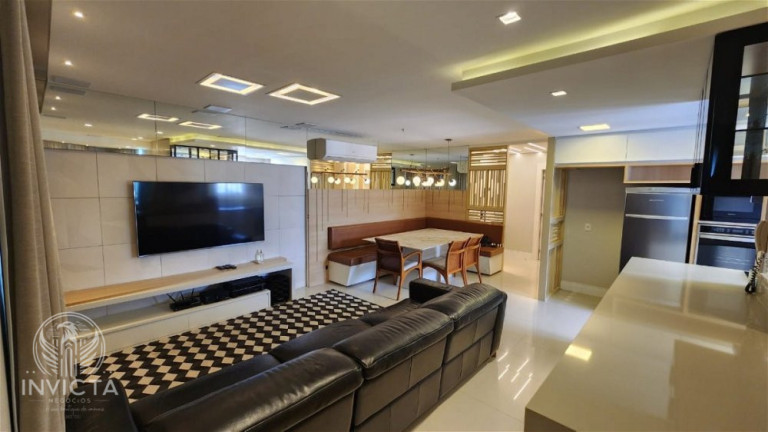 Foto do imóvel Apartamento com 3 Quartos à Venda, 136 m² em Centro - Balneário Camboriú