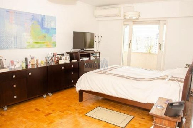 Imagem Apartamento com 4 Quartos à Venda, 208 m²