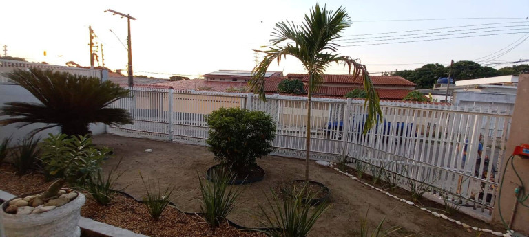 Imagem Casa com 5 Quartos à Venda,  em Aleixo - Manaus