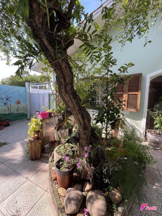 Foto do imóvel Casa com 4 Quartos à Venda, 148 m² em Trindade - Florianópolis
