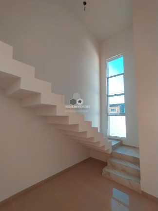 Imagem Casa com 4 Quartos à Venda, 142 m²