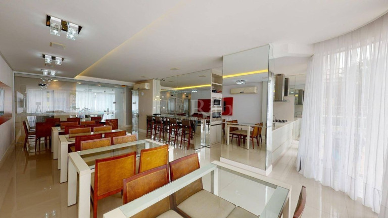 Foto do imóvel Apartamento com 3 Quartos à Venda, 134 m² em Centro - Balneário Camboriú