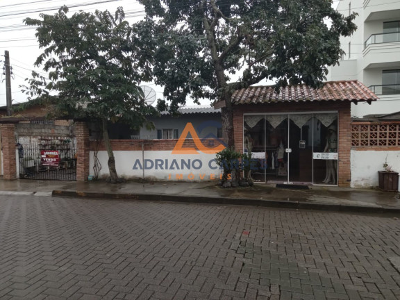 Foto do imóvel Casa com 5 Quartos à Venda, 170 m² em Centro - Navegantes