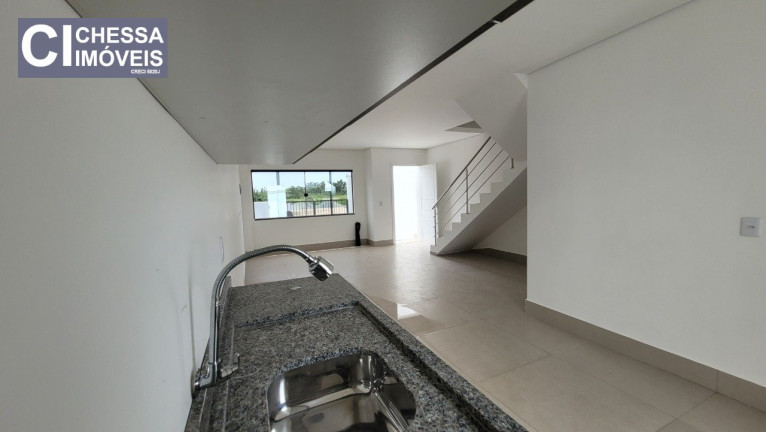 Imagem Sobrado com 2 Quartos à Venda, 100 m² em Espinheiros - Itajaí