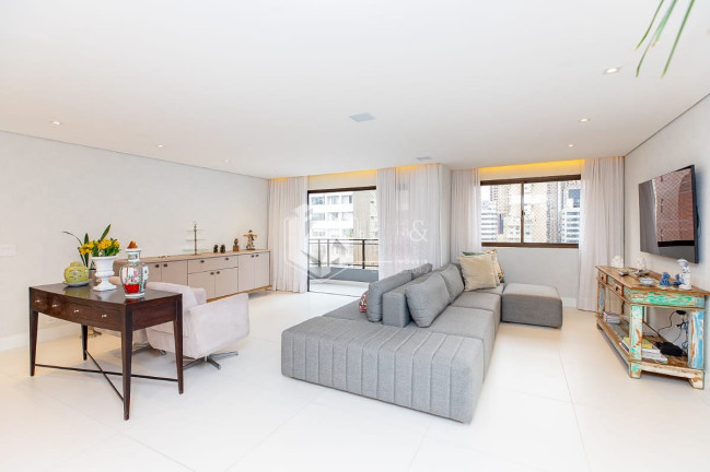Foto do imóvel Apartamento com 4 Quartos à Venda, 197 m² em Jardim Europa - São Paulo