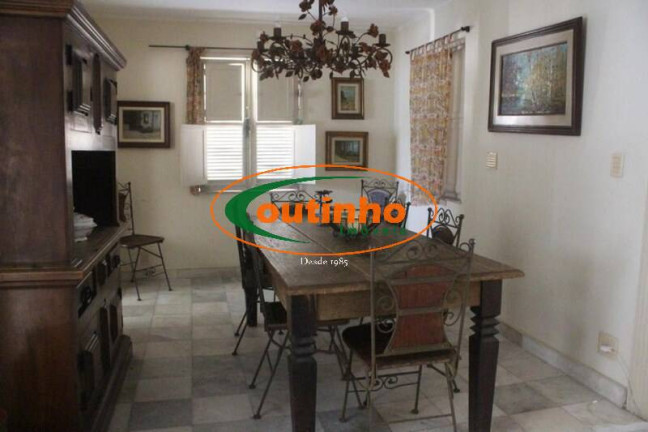 Imagem Casa com 3 Quartos à Venda, 856 m² em Grajaú - Rio De Janeiro