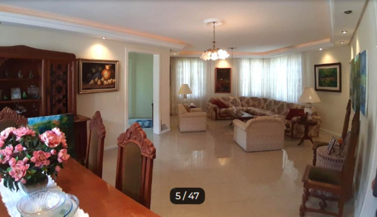 Imagem Casa com 3 Quartos à Venda, 360 m² em Camobi - Santa Maria