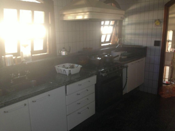 Foto do imóvel Casa com 4 Quartos à Venda, 1.500 m² em Vila Santo Antônio - Cotia