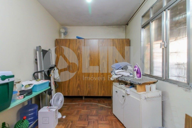 Imagem Casa com 5 Quartos à Venda, 192 m² em Passo Da Areia - Porto Alegre