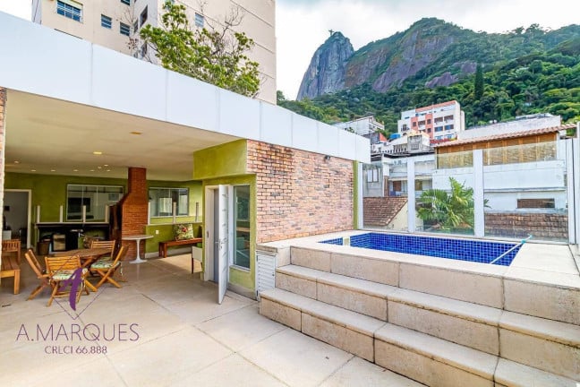 Foto do imóvel Casa com 4 Quartos à Venda, 595 m² em Humaitá - Rio De Janeiro