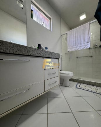 Foto do imóvel Casa com 4 Quartos à Venda, 274 m² em Mata Da Praia - Vitória