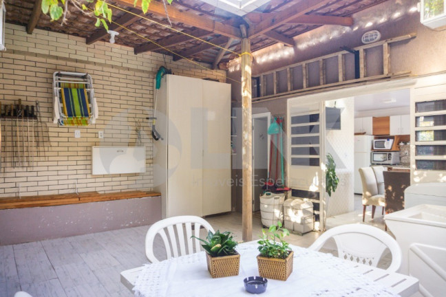 Imagem Casa com 3 Quartos à Venda, 230 m² em Teresópolis - Porto Alegre