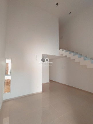 Imagem Casa com 4 Quartos à Venda, 142 m²