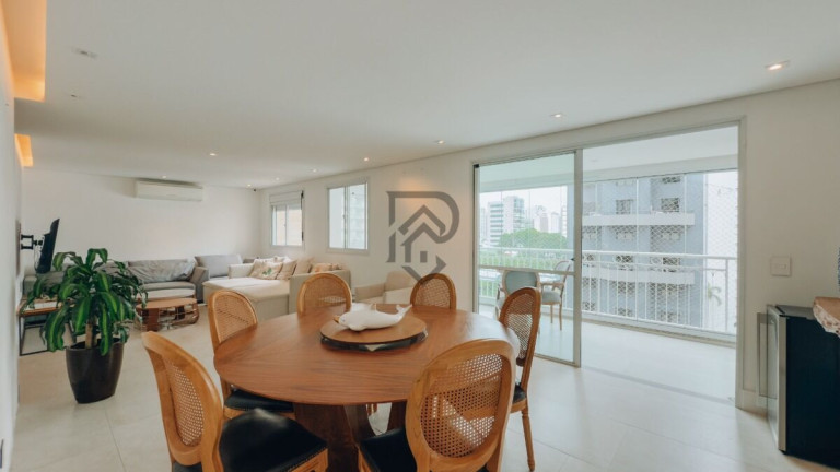Foto do imóvel Apartamento com 3 Quartos à Venda, 143 m² em Moema - São Paulo