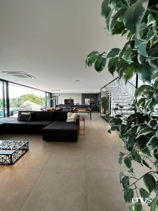 Foto do imóvel Casa de Condomínio com 3 Quartos à Venda, 510 m² em Cacupé - Florianópolis