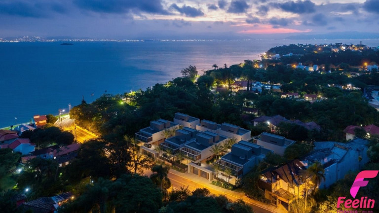Foto do imóvel Casa de Condomínio com 3 Quartos à Venda, 242 m² em Cacupé - Florianópolis