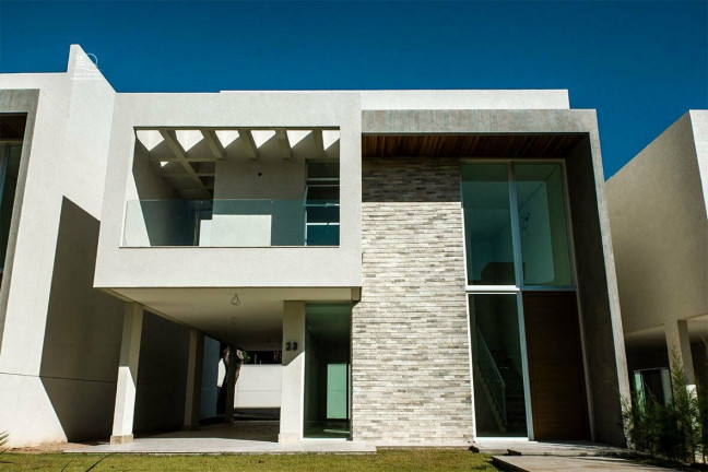 Foto do imóvel Casa com 4 Quartos à Venda, 229 m² em Sabiaguaba - Fortaleza