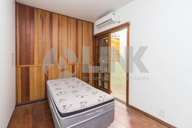 Imagem Casa com 3 Quartos à Venda, 400 m² em Passo Da Areia - Porto Alegre