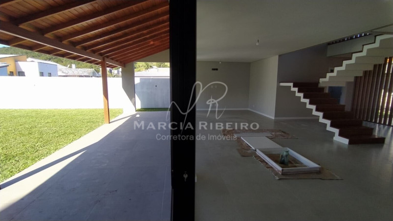 Imagem Casa com 4 Quartos à Venda, 230 m² em Cachoeira Do Bom Jesus - Florianópolis
